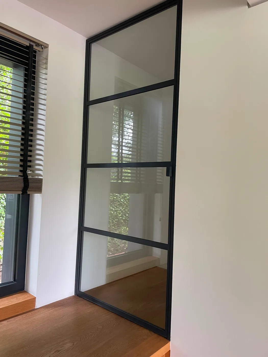 Innentür aus Stahl und Glas